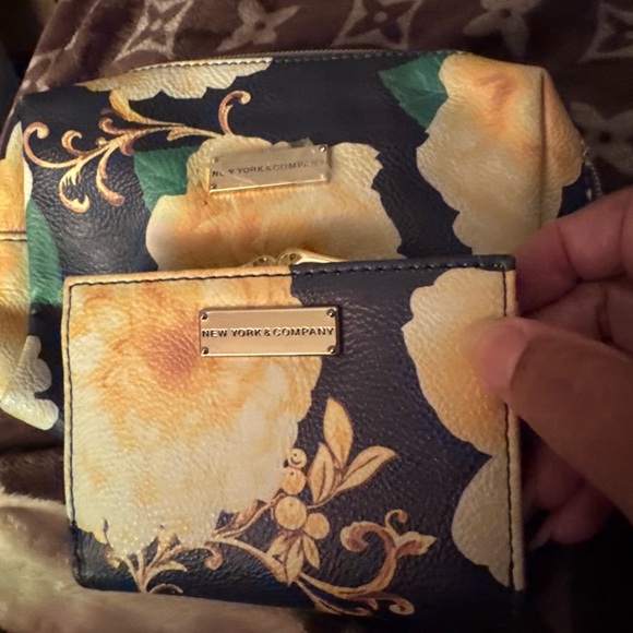 New York & Company Navy Floral Cosmetic Bag with Gold Details - Picture 4 of 11